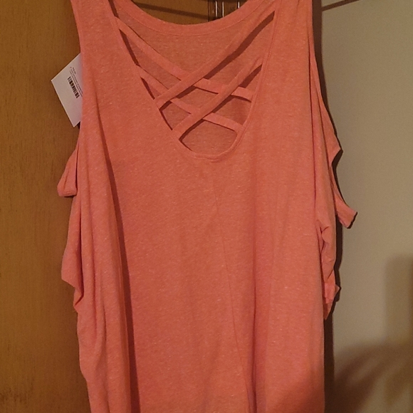 Coral shirt, size medium - Picture 2 of 3